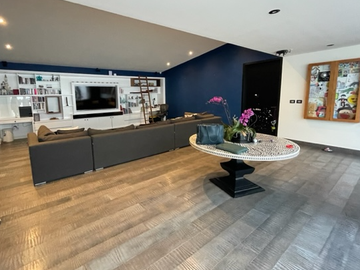 Amplia Residencia en venta en el Club de Golf los Encinos