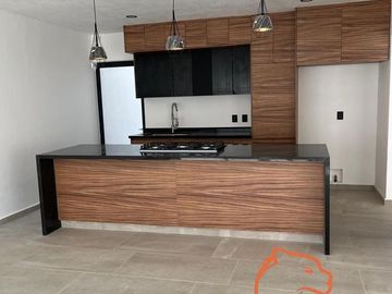 CASA EN VENTA NUEVA EN GRAND JURIQUILLA