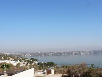 Casa en venta con vista al lago de Tequesquitengo, Morelos