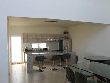 Casa en venta con vista al lago de Tequesquitengo, Morelos