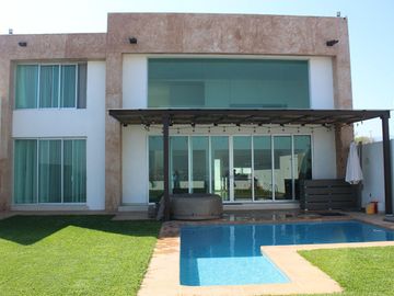 Casa en venta con vista al lago de Tequesquitengo, Morelos