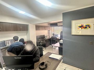 Oficina en Venta en Av. Providencia - Metro P. de Valdivia