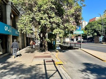 Oficina en Venta en Av. Providencia - Metro P. de Valdivia