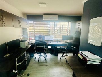Oficina en Venta en Av. Providencia - Metro P. de Valdivia