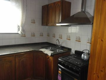 00036 Amplia casa para 10 personas sobre Av. Principal en Villa Cura Brochero