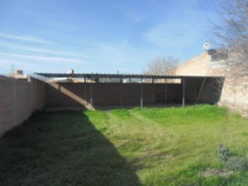 00036 Amplia casa para 10 personas sobre Av. Principal en Villa Cura Brochero