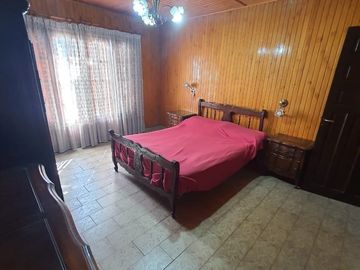 00036 Amplia casa para 10 personas sobre Av. Principal en Villa Cura Brochero