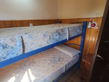 00036 Amplia casa para 10 personas sobre Av. Principal en Villa Cura Brochero
