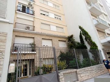 Depto a la calle; 3 ambtes c/depcias . Balcón francés. Stella Maris. Permuta