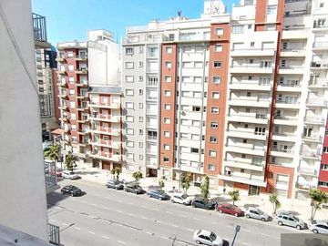 Depto a la calle; 3 ambtes c/depcias . Balcón francés. Stella Maris. Permuta