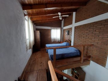 0228-Excelente Casa en alquiler temporario 3 dormitorios c/coch en V.C.Brochero