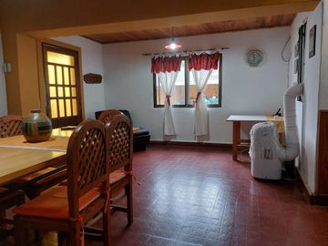 0228-Excelente Casa en alquiler temporario 3 dormitorios c/coch en V.C.Brochero