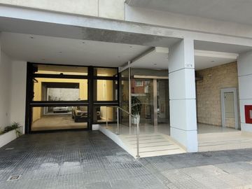 Departamento en venta de 2 dormitorios c/ cochera en San Cristóbal
