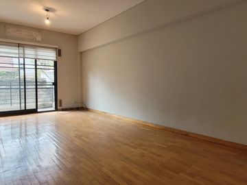 Departamento en venta de 2 dormitorios c/ cochera en San Cristóbal