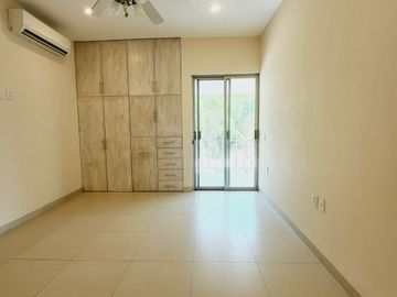 Casa en Venta Con opcion recámara planta baja, alberca, jacuzzi Fracc LAS PALMAS