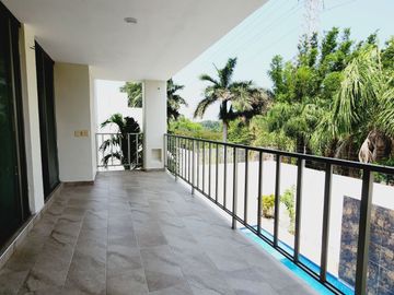 Casa en Venta Con opcion recámara planta baja, alberca, jacuzzi Fracc LAS PALMAS