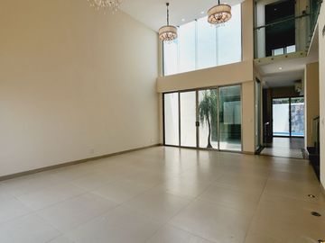 Casa en Venta Con opcion recámara planta baja, alberca, jacuzzi Fracc LAS PALMAS