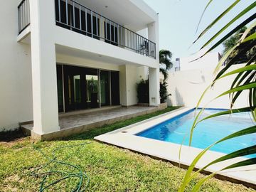 Casa en Venta Con opcion recámara planta baja, alberca, jacuzzi Fracc LAS PALMAS