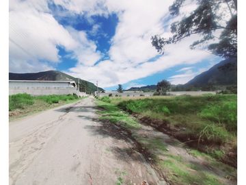 EN VENTA TERRENO DE 2500 METROS EN SAN ANTONIO DE PICHINCHA