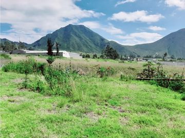 EN VENTA TERRENO DE 2500 METROS EN SAN ANTONIO DE PICHINCHA