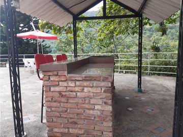 Venta finca en Melgar 3.000 mts, con vista,  Tolima