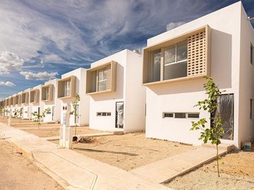 Casa dentro de privada residencial al Oriente de Mérida