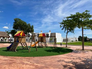 Casa dentro de privada residencial al Oriente de Mérida
