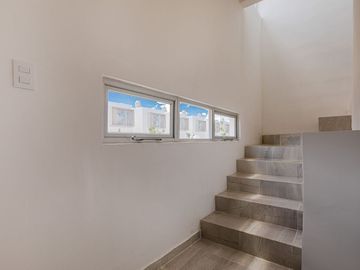 Casa dentro de privada residencial al Oriente de Mérida
