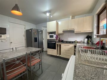 Casa en Venta en El Carmen/Colegio Pumahue!