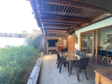 Casa en Venta en El Carmen/Colegio Pumahue!