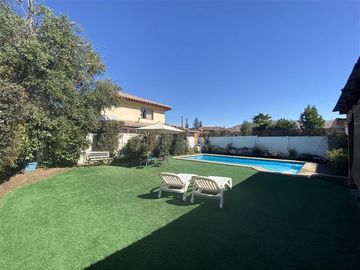 Casa en Venta en El Carmen/Colegio Pumahue!