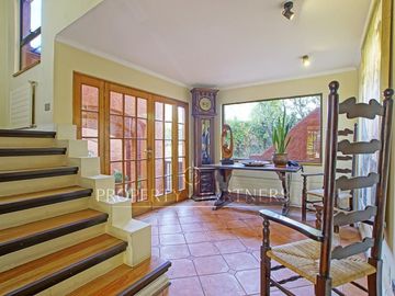 Dos casas en un terreno, estilo mediterráneo. La Foresta