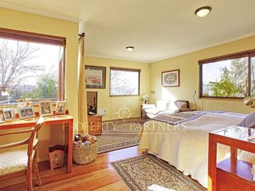 Dos casas en un terreno, estilo mediterráneo. La Foresta