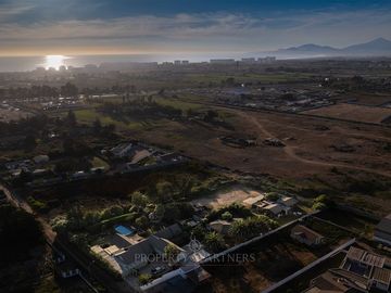 Parcela en Vegas Sur para uso residencial o comercial