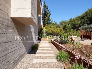 Casa mediterránea y moderna en exclusivo condominio Cantagua