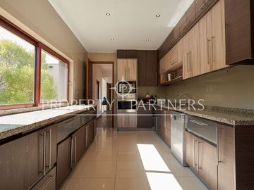 Casa mediterránea y moderna en exclusivo condominio Cantagua