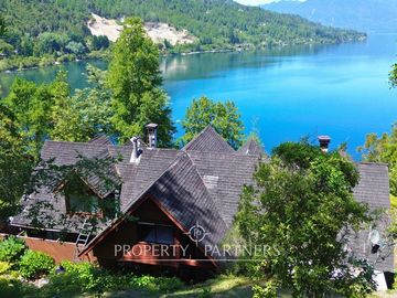 Casa con espectacular vista y 90 mts de orilla de lago Panguipulli