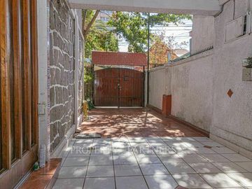 Espectacular y amplia casa en venta. Ñuñoa.