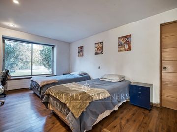 Casa a pasos de Colegio Santa Cruz en Chicureo Centro