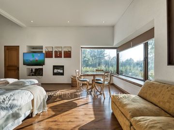 Casa a pasos de Colegio Santa Cruz en Chicureo Centro