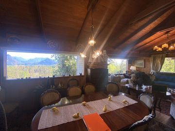 Casa vista panorámica al lago Ranco y su entorno