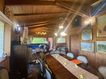 Casa vista panorámica al lago Ranco y su entorno
