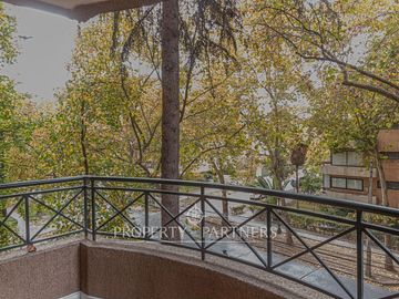 Departamento en venta con acogedora vista cercano a Los Leones y Eliodoro Yáñez.