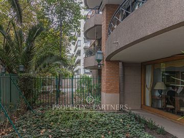 Departamento en venta con acogedora vista cercano a Los Leones y Eliodoro Yáñez.
