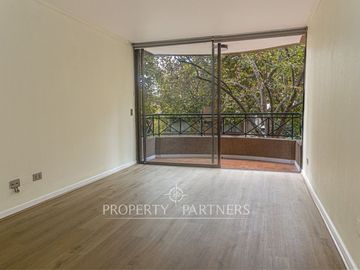 Departamento en venta con acogedora vista cercano a Los Leones y Eliodoro Yáñez.