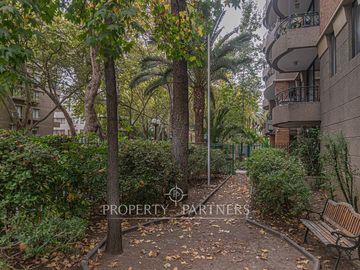 Departamento en venta con acogedora vista cercano a Los Leones y Eliodoro Yáñez.