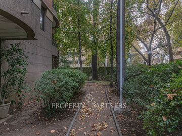 Departamento en venta con acogedora vista cercano a Los Leones y Eliodoro Yáñez.