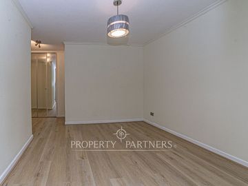 Departamento en venta con acogedora vista cercano a Los Leones y Eliodoro Yáñez.