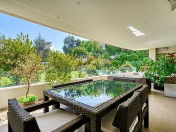 Espectacular departamento duplex con jardín, Los Domínicos