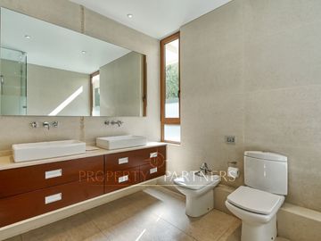 Espectacular departamento duplex con jardín, Los Domínicos